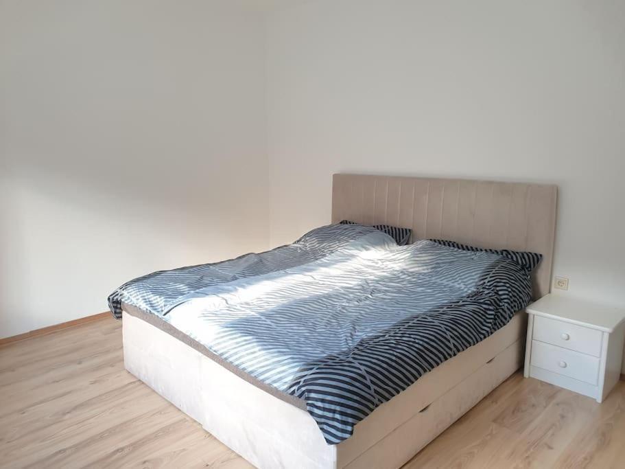 Schoene 2 Zimmer Wohnung Im Herzen Von Gleisdorf Kültér fotó